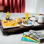 Blue Sky Hotel Petamburan